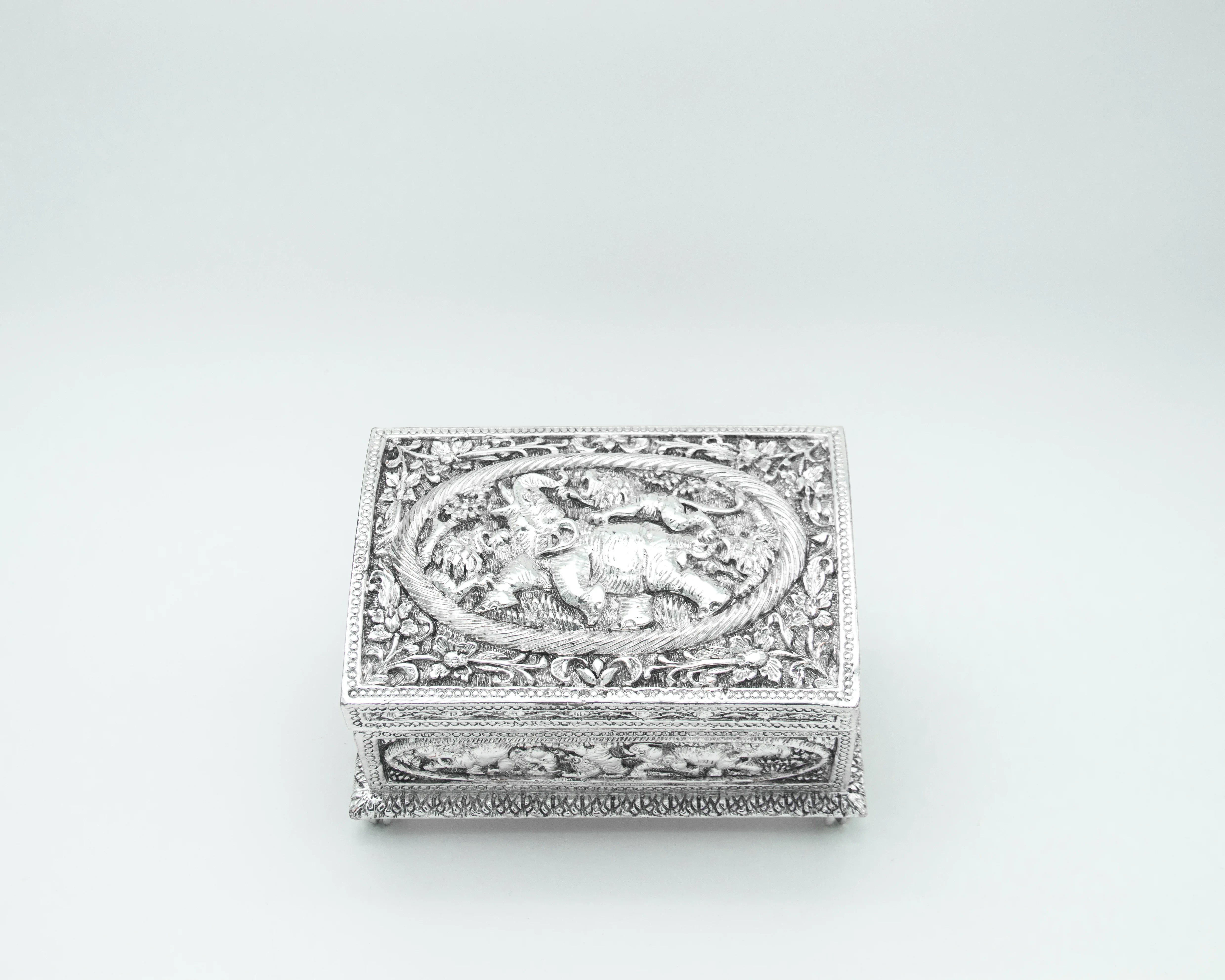 Luxurious-Silver-plated-Jewellery-Box-Hand-Carved-Resin-Box